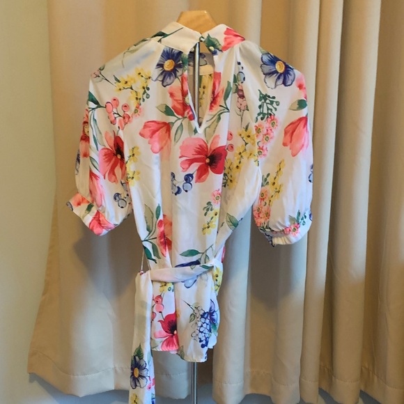 Floral Print Blouse with Tie Detail - Picture 3 of 5